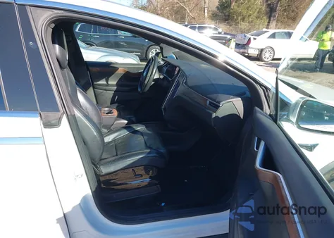 2017 Tesla Model X 100D/75D/90D из США, поврежденный, VIN 5YJXCBE20HF034822